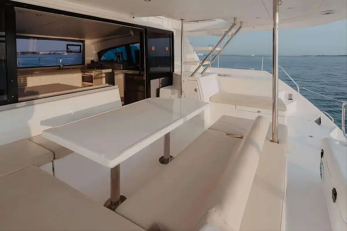 Catamarán Eclipse V - Image 14